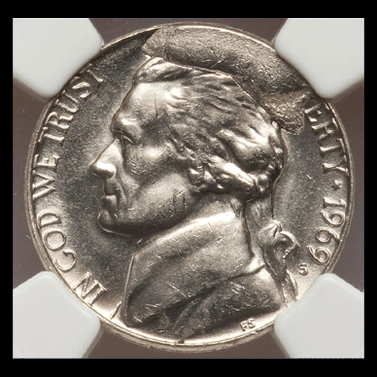1969 Jefferson Nickel: Obverse die break