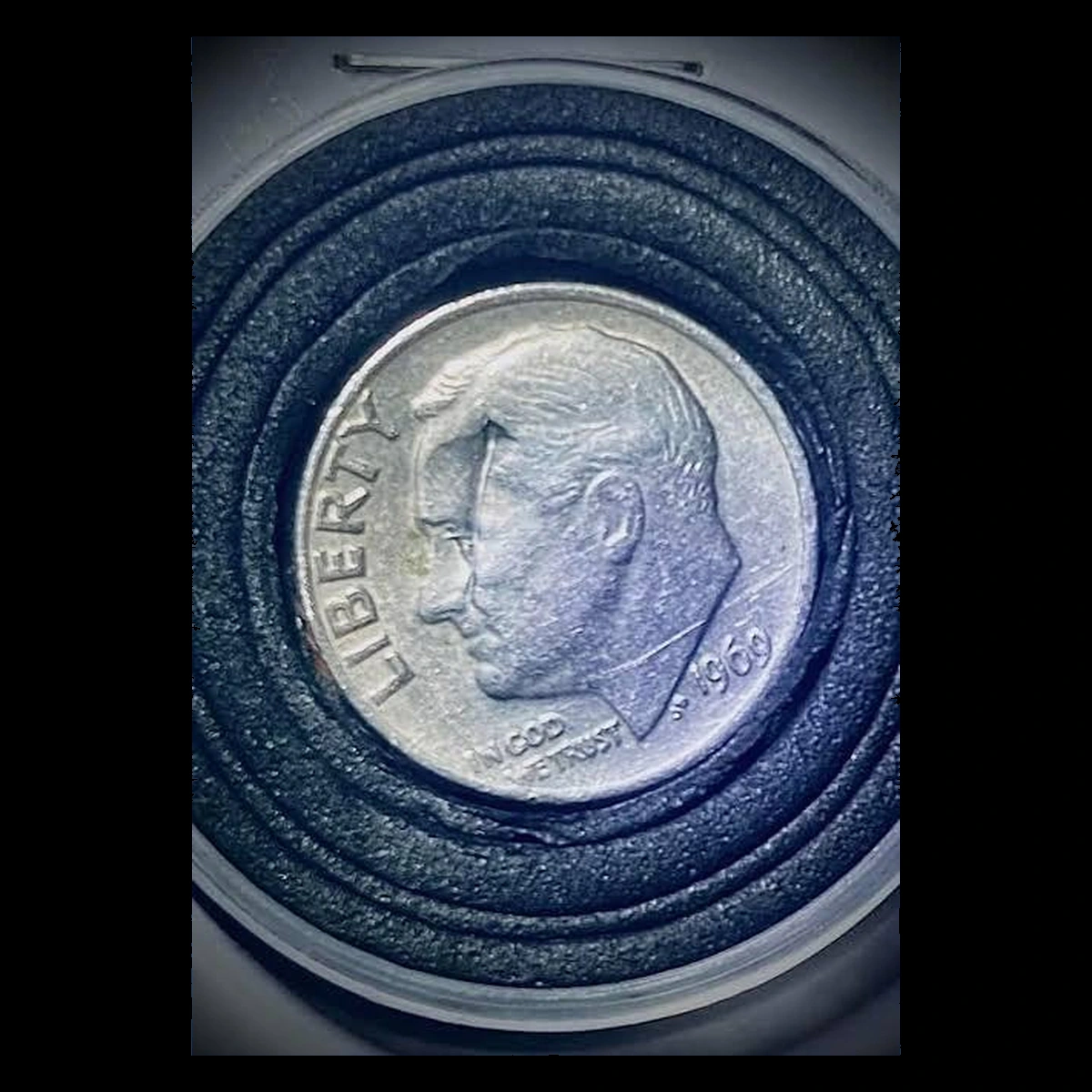 1969 Roosevelt Dime: Die Crack